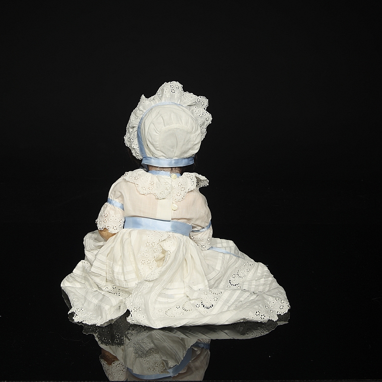 Muñeca de porcelana de carácter Heubach Köppelsdorf, Alemania, c. 1920-1925