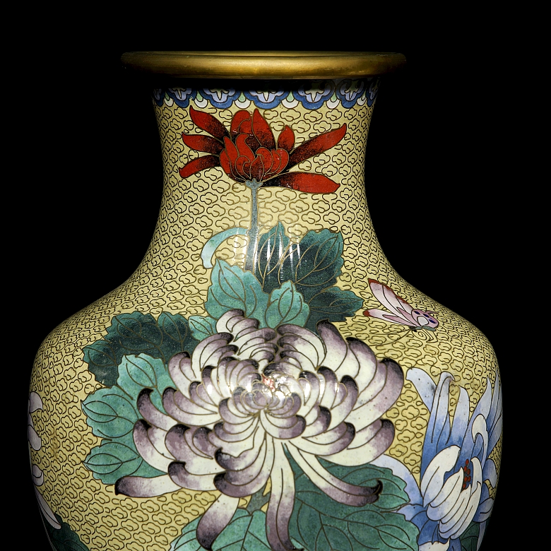 Pair of cloisonné vases 