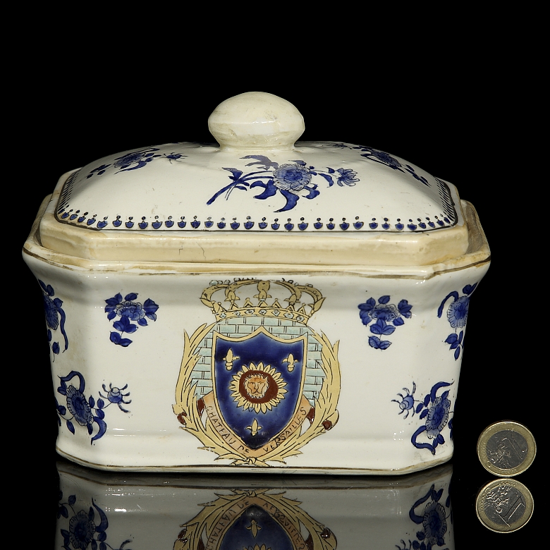 Caja de porcelana
