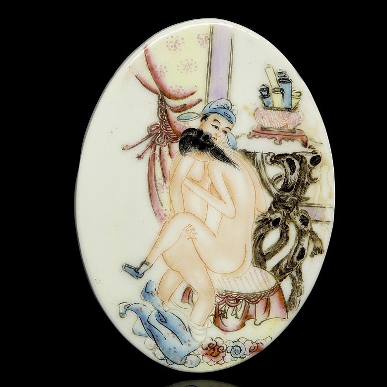 Cuatro medallones de porcelana 