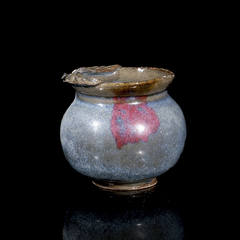 Ceramic vessel with Junyao glaze, Song style