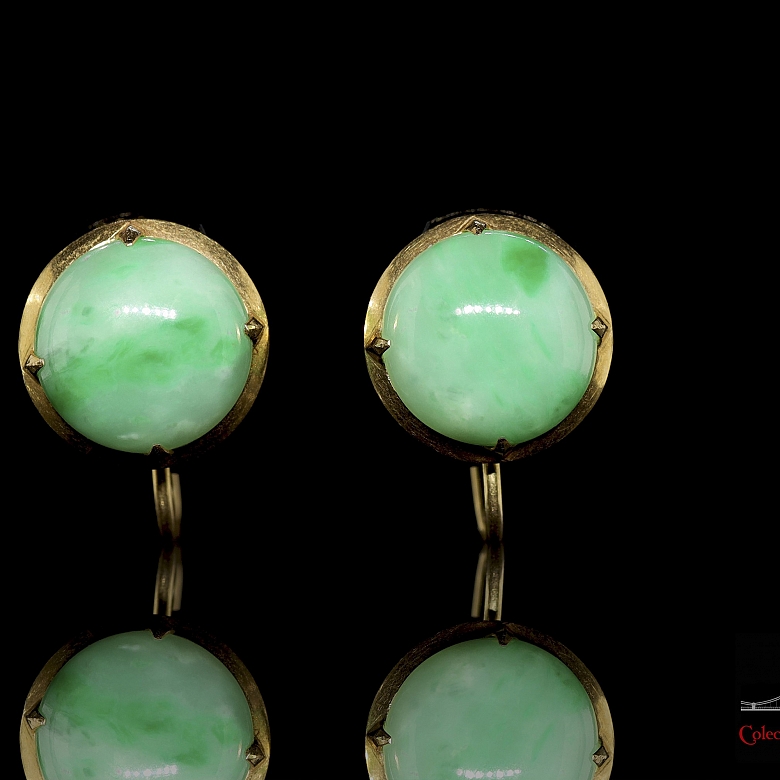 Pendientes oro amarillo con jadeíta, pps. s.XX