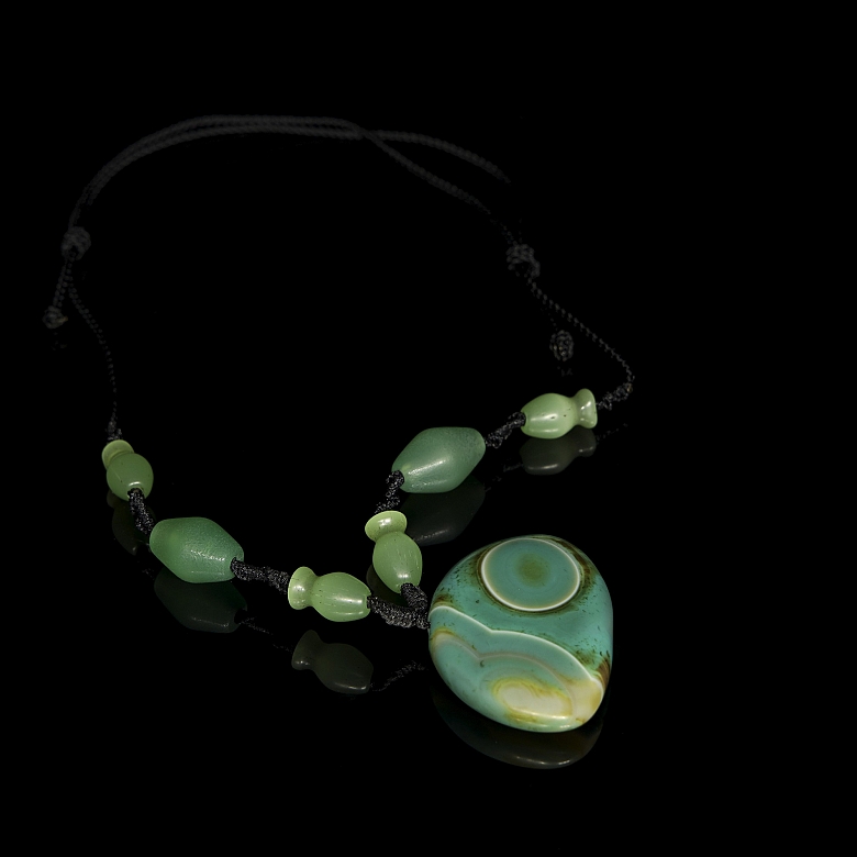 Collar con cuentas de ágata, dinastía Liao