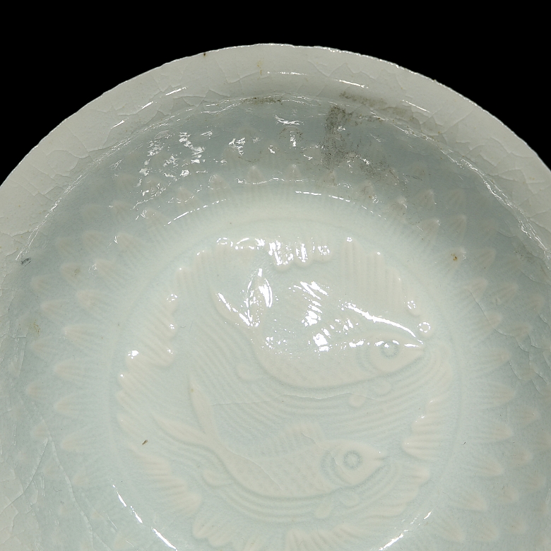 Celadon glazed porcelain plate ‘Fish’, Song style - 2