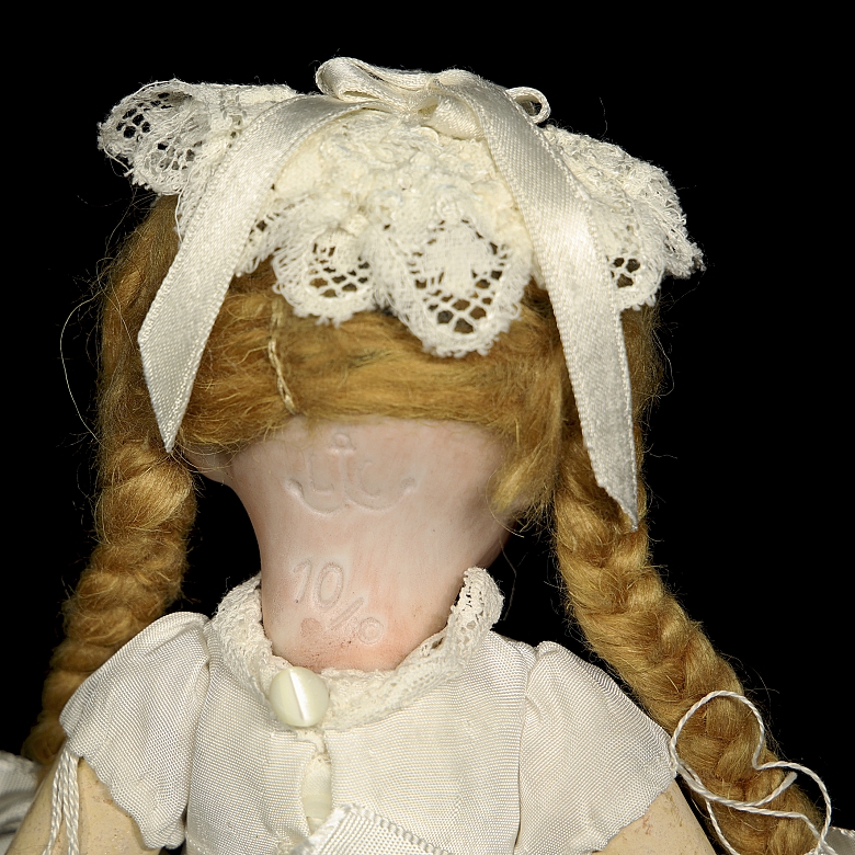 Muñeca de porcelana de formato vitrina 