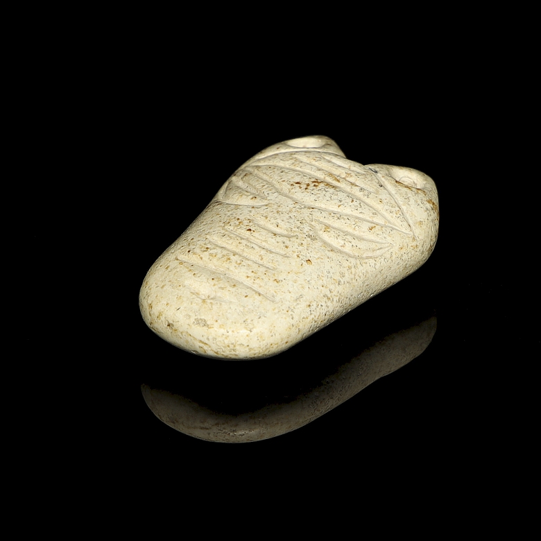 Stone pendant ‘Beast’, Zhou style
