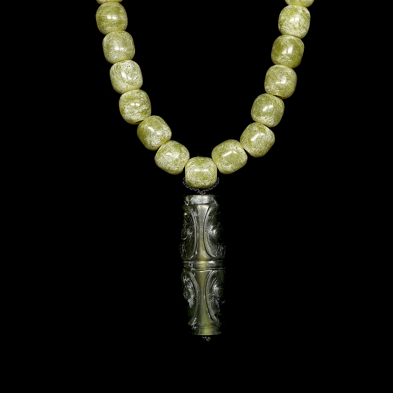 Collar de cuentas de jade y ágata 