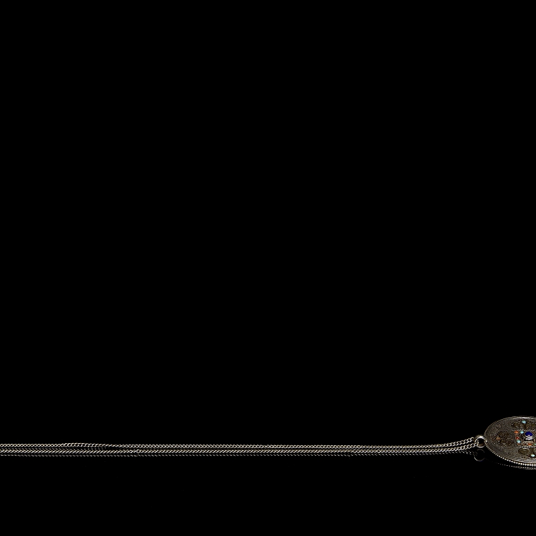 Colgante de plata con incrustaciones, Tíbet, dinastía Qing - 3