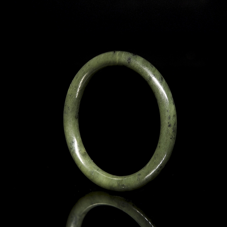 Carved jade bracelet, 20th century