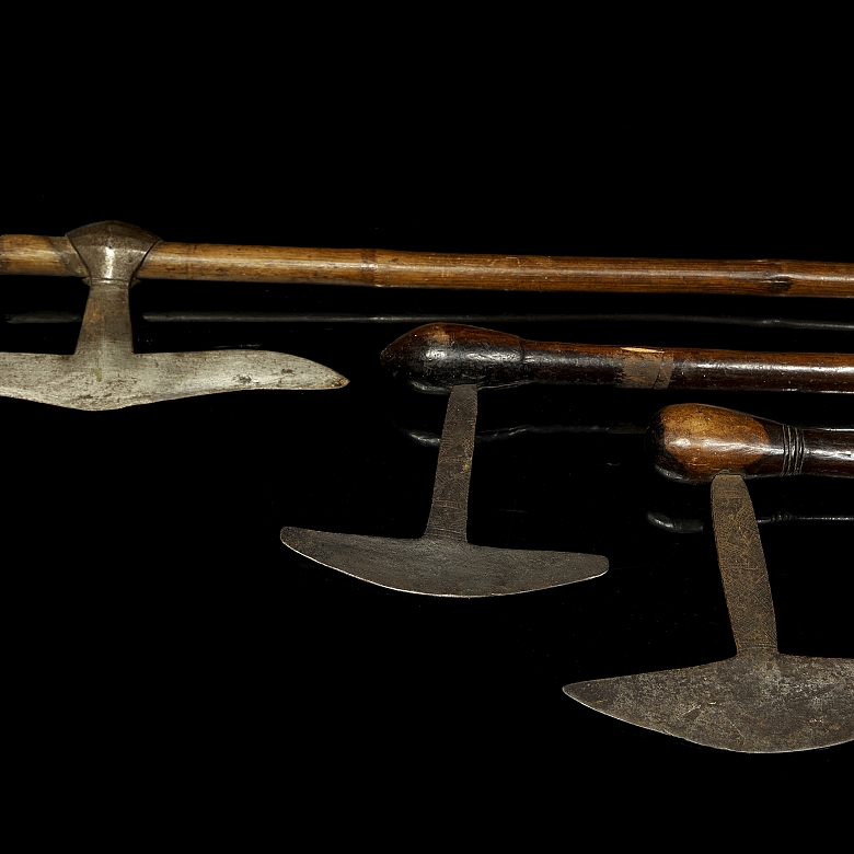 Conjunto de tres hachas ceremoniales, África central, s.XX - 1
