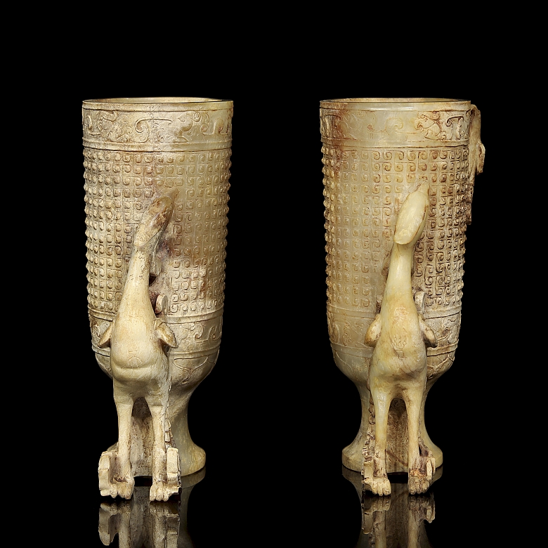 Copas rituales de jade blanco tallado 