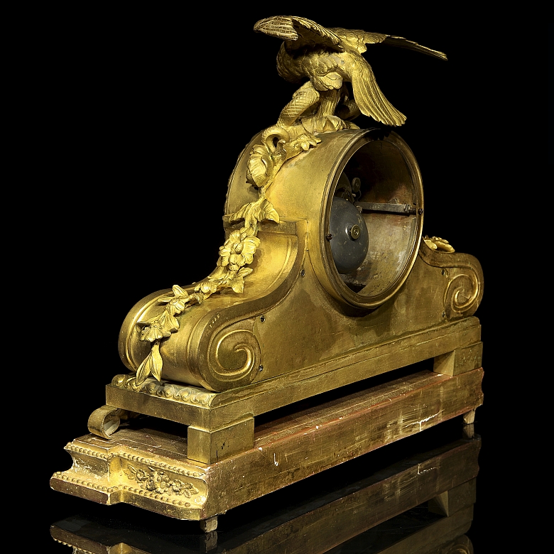 Mantel clock in bronze and porcelain, France, 19th century.