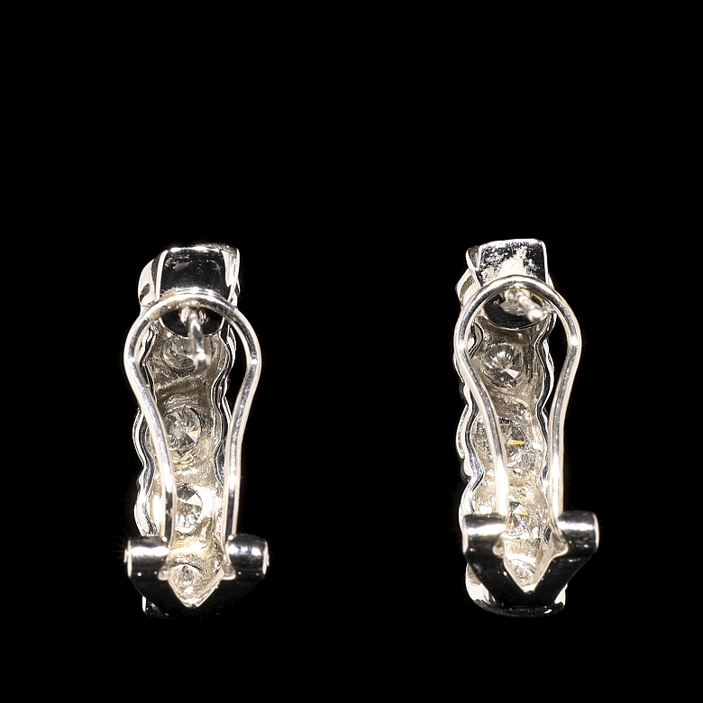 Pendientes en oro blanco de 18K y diamantes