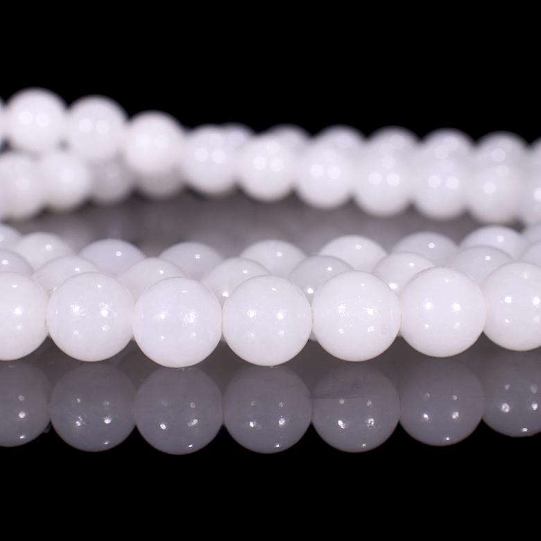 Collar mala de ciento ocho cuentas de jade blanco, dinastía Qing