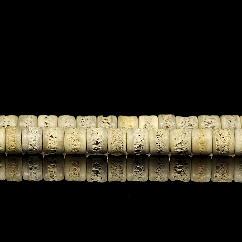 Necklace with bone beads, 20th century - 4