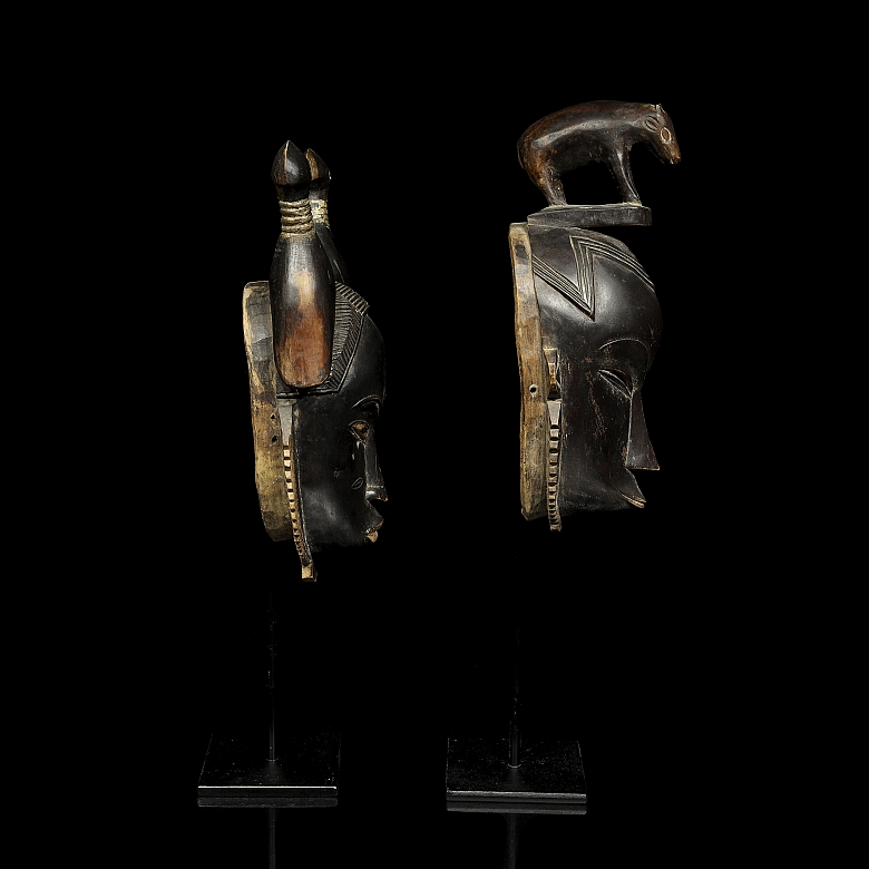 Dos máscaras de madera, pueblo Baulé, Costa de Marfil, s.XX - 2