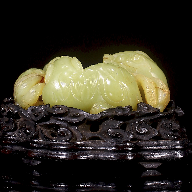 Figura de jade amarillo 