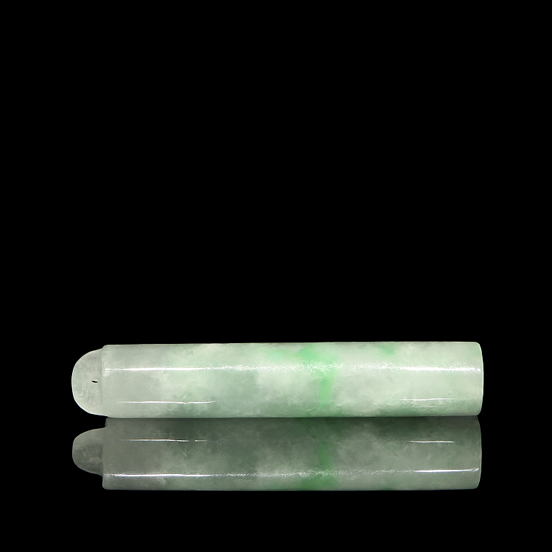 Colgante cilíndrico de jadeíta tallada, s.XIX-XX