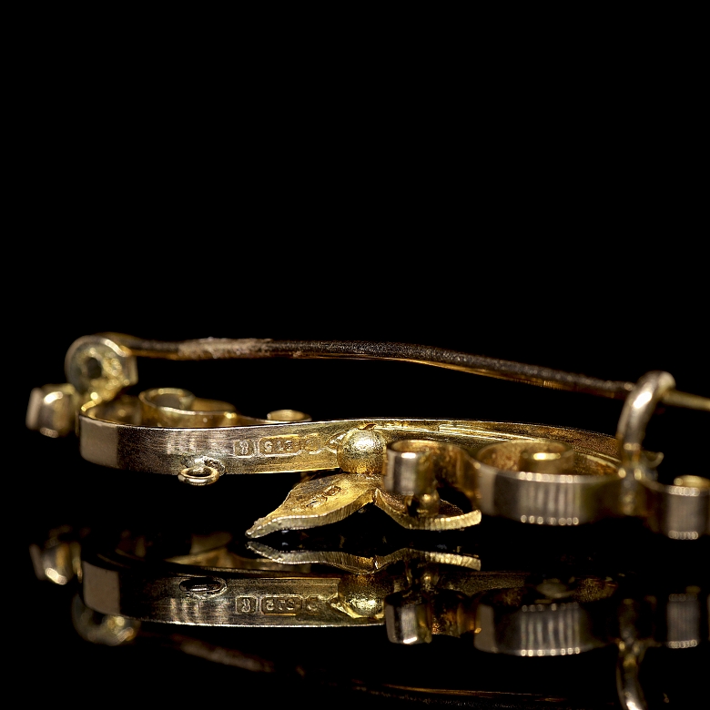 Broche eduardino en oro amarillo con perlas, pps. s.XX