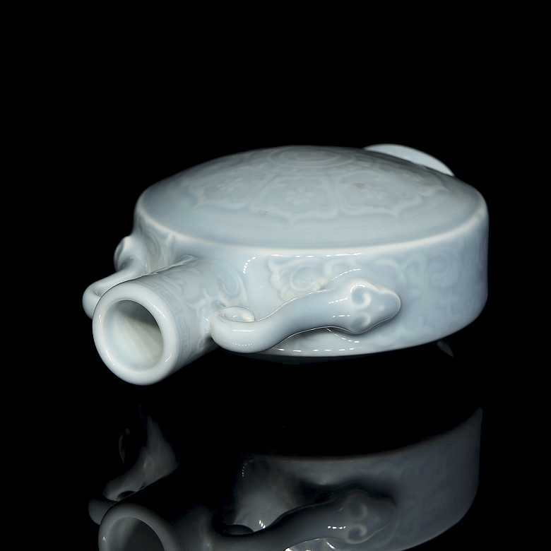 Bianhu porcelain vase ‘Lotus’, with Qianlong seal