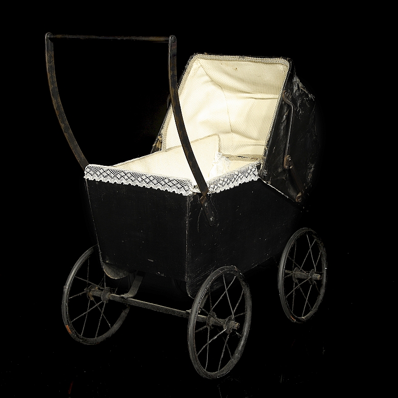 Carrito de paseo para muñeca, España, c.1900-1915