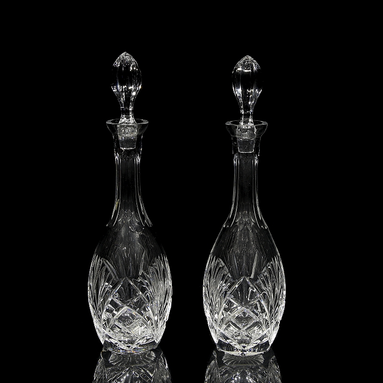 Pareja de licoreras de cristal tallado, Europa, s.XX
