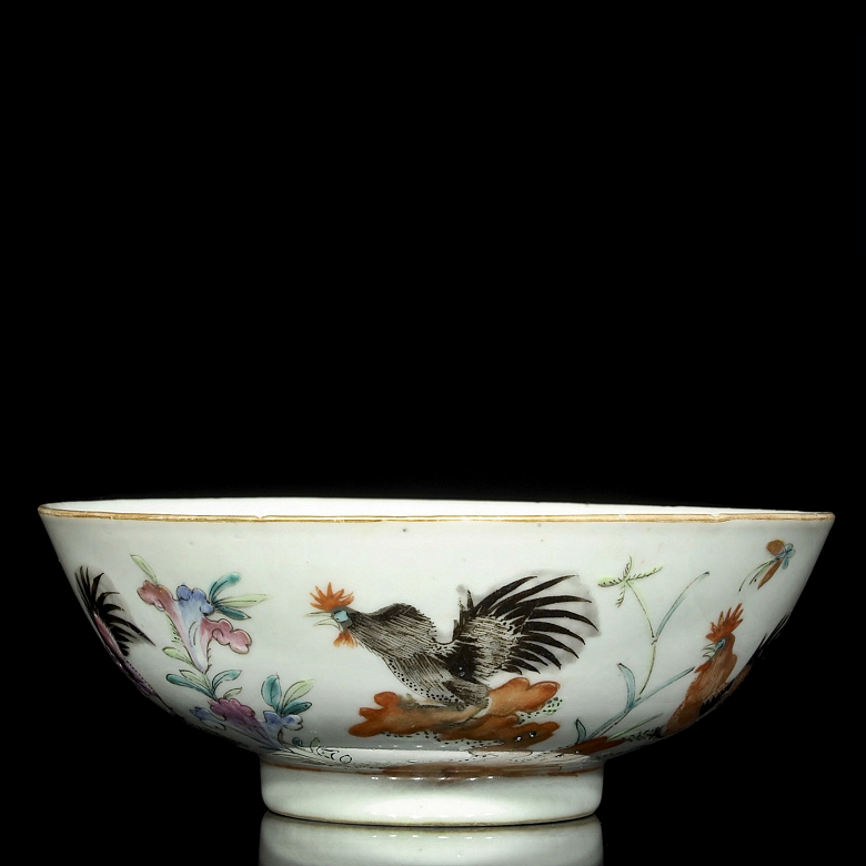 An enameled porcelain 