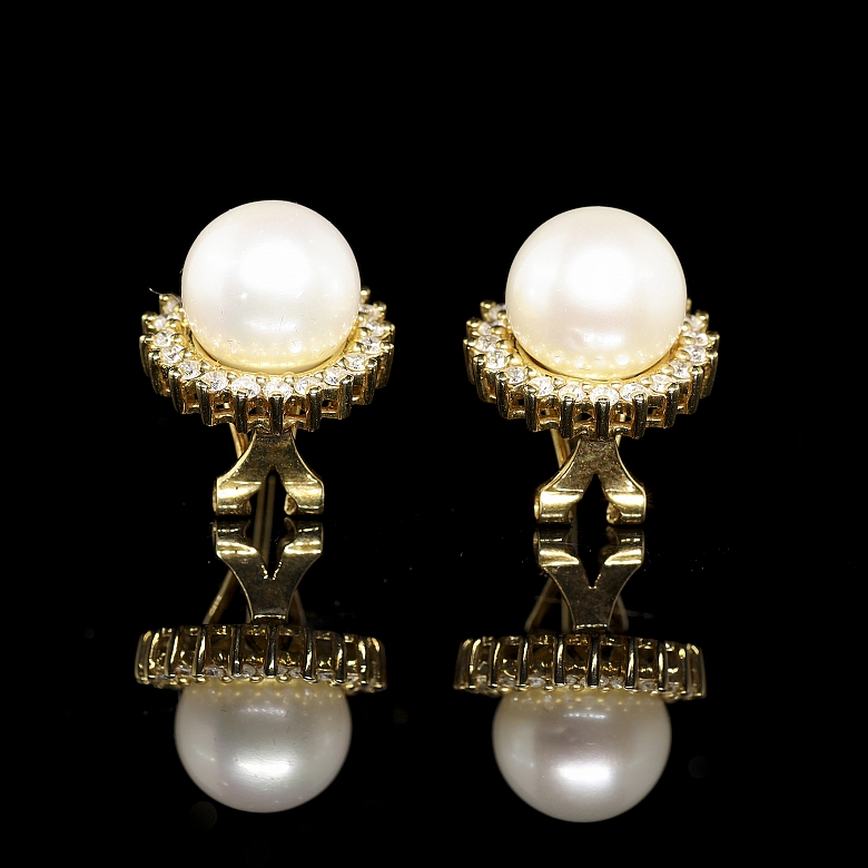 Pendientes en oro amarillo de 18K con perlas y diamantes