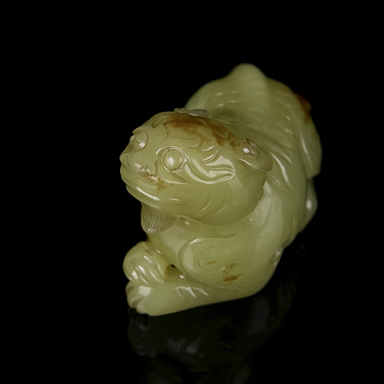 Figura tallada de jade amarillo 