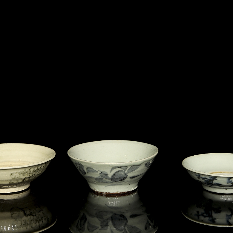 Cinco cuencos de cerámica esmaltada, dinastía Ming - 3