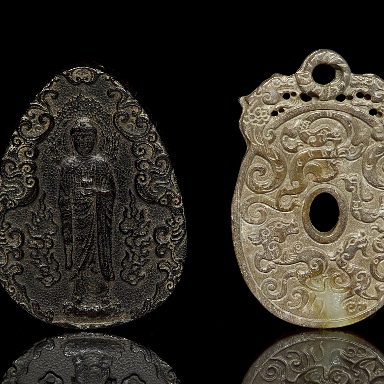 一对雕刻牌匾，题为《神与龙》，20世纪 - 1