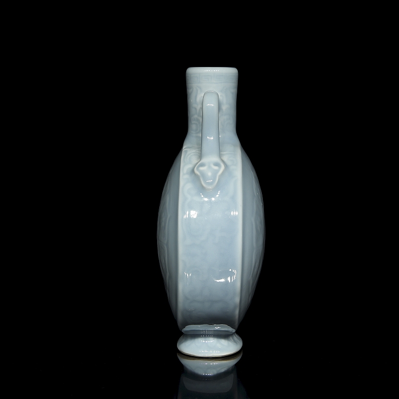 Bianhu porcelain vase ‘Lotus’, with Qianlong seal