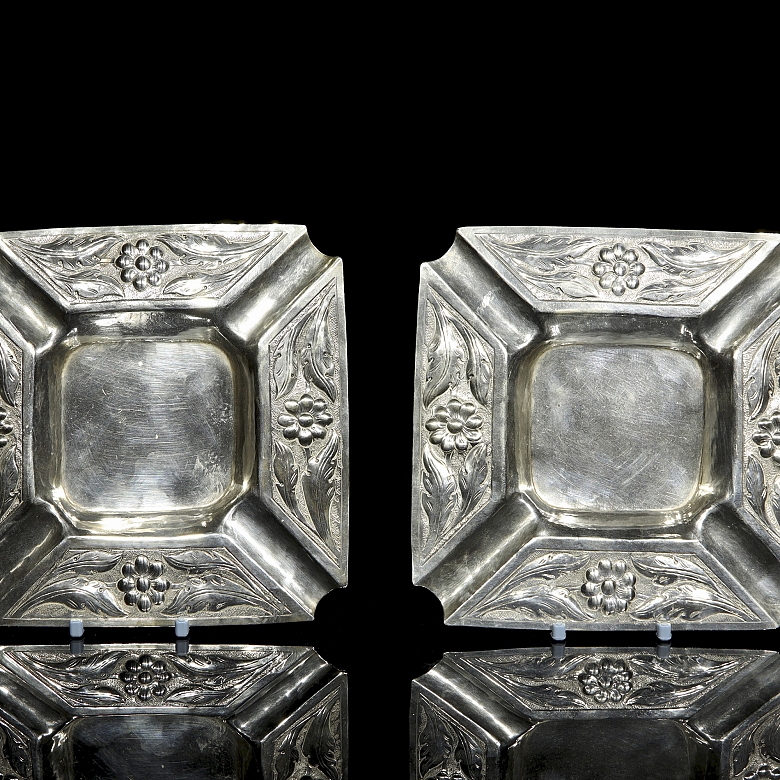 Pareja de ceniceros en plata boliviana, s.XX