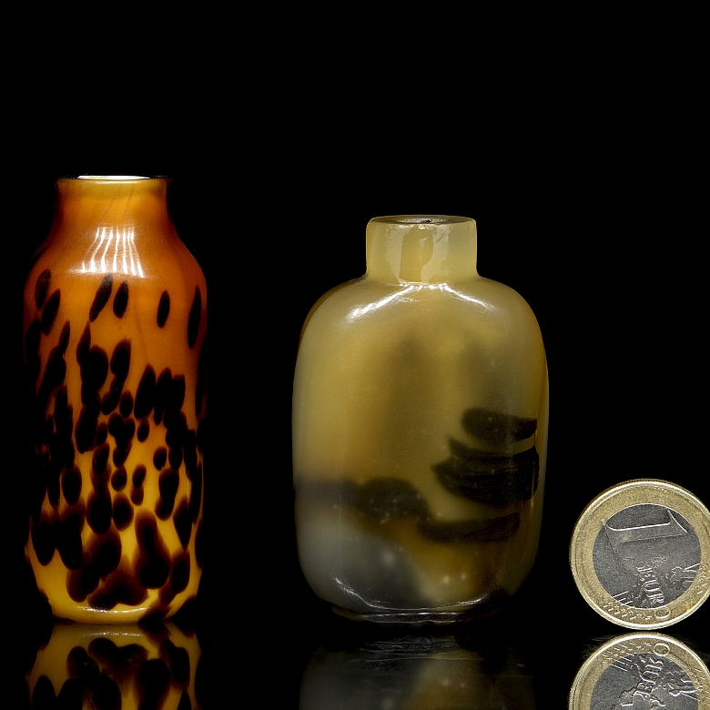 Two glass snuff bottles, Qing dynasty - 5