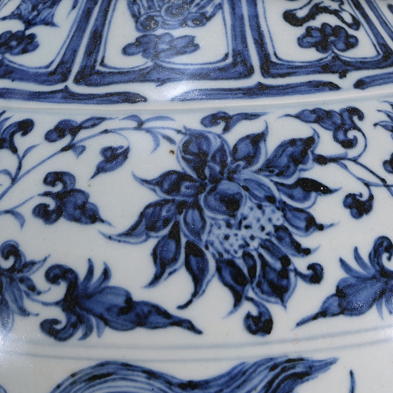 Jarrón de porcelana 