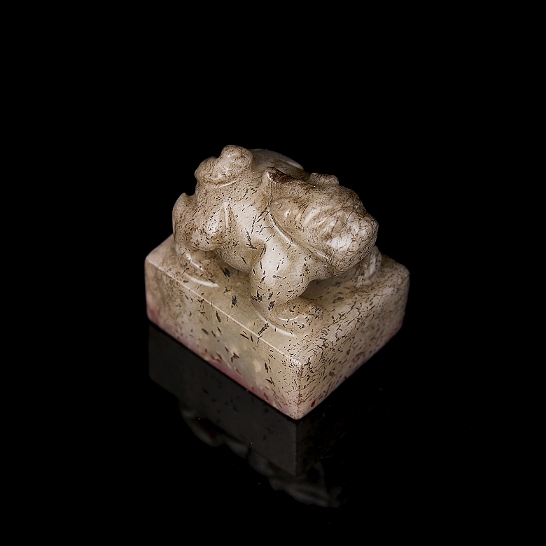 Carved jade seal ‘Mythical Beast’, Ming dynasty