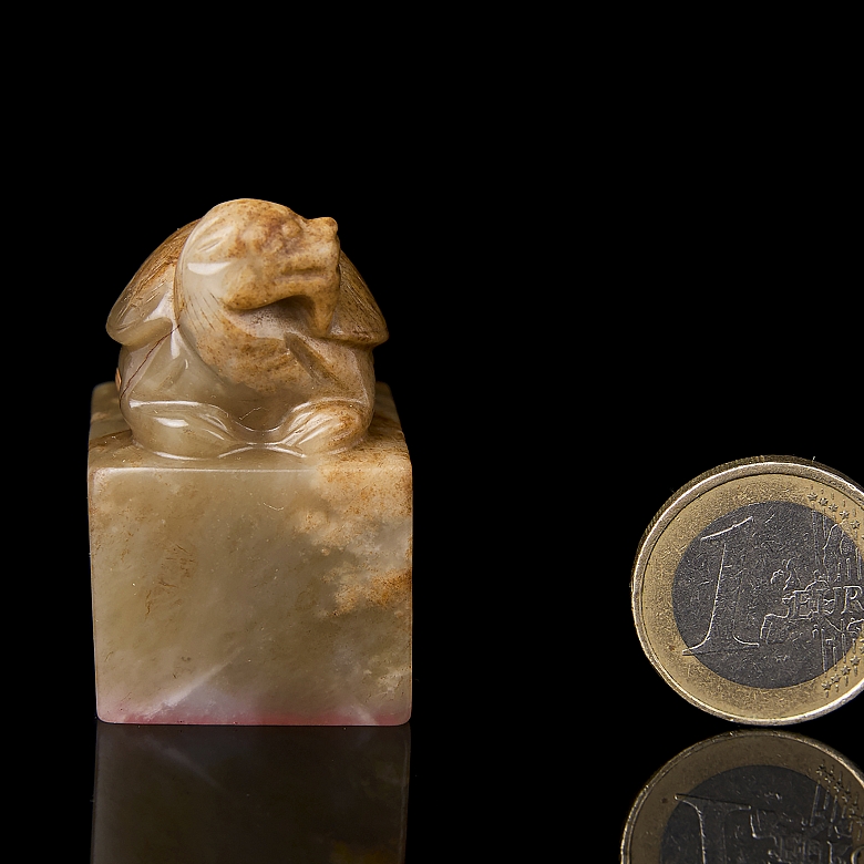 Carved jade seal ‘Turtle’ from Hetian, Qing dynasty