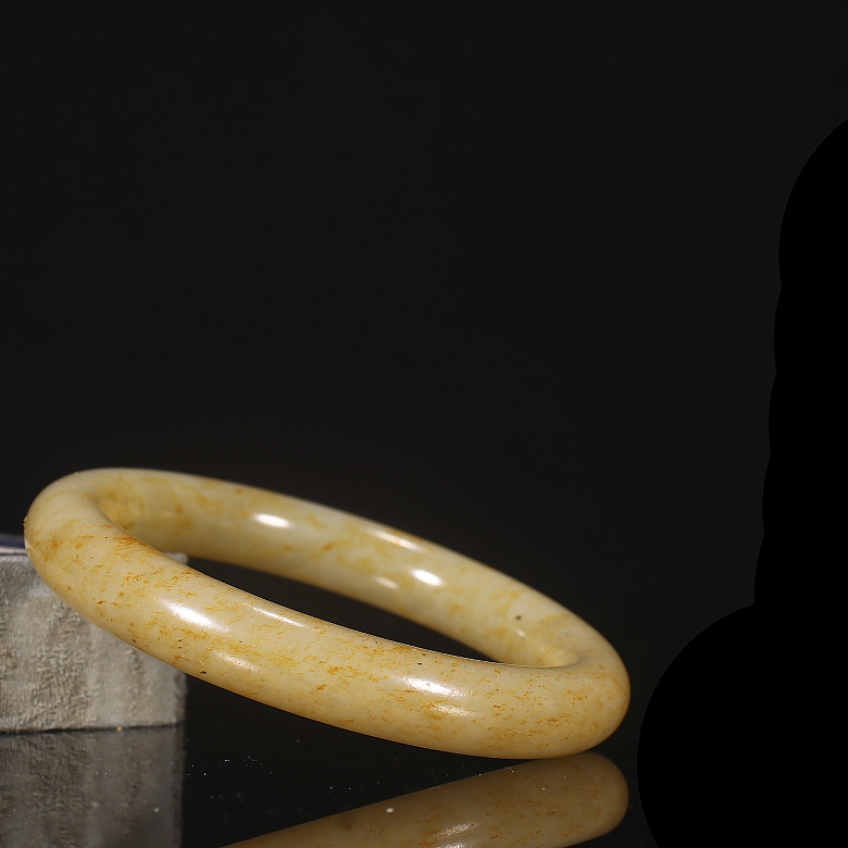 Esclava de jade blanco tallado, estilo Ming