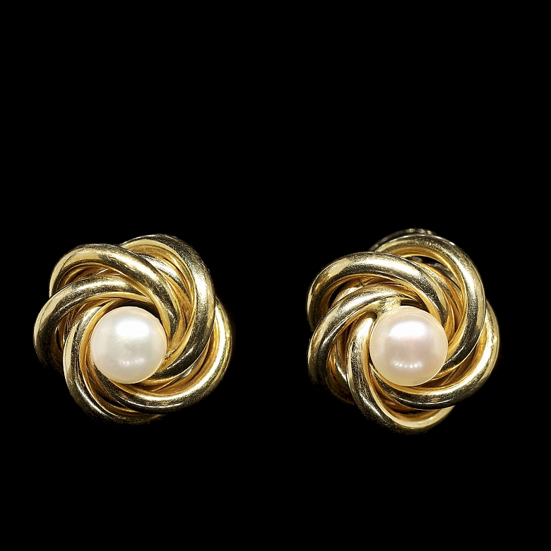 Pendientes de oro amarillo de 18 kt con perlas