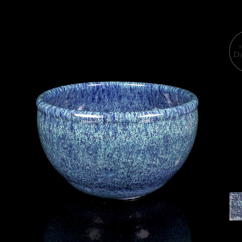 Porcelain bowl with Jun glaze, with Qianlong seal