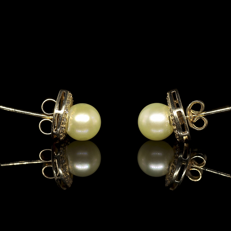 Pendientes de oro amarillo de 18 kt con perlas y diamantes