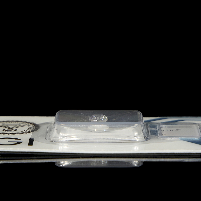 Diamante natural en talla brillante, 0.70 ct, certificado IGI