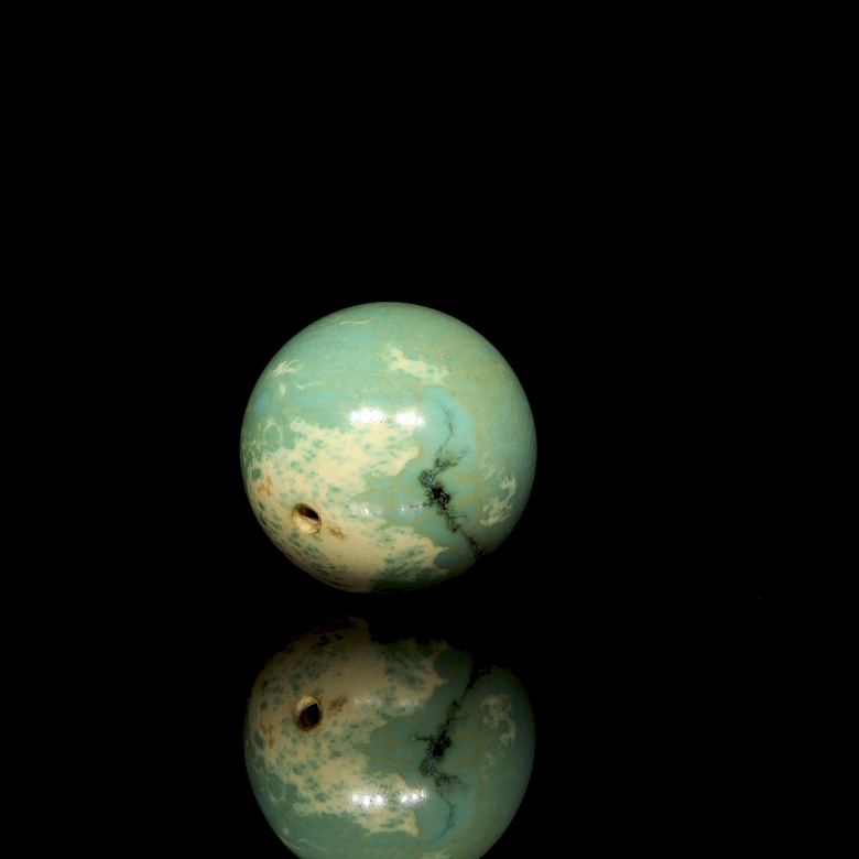 Cuenta esférica de turquesa, dinastía Liao