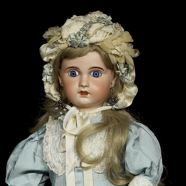 Muñeca de porcelana de la SFBJ, Talla 11, París, Francia, c. 1910-1920.