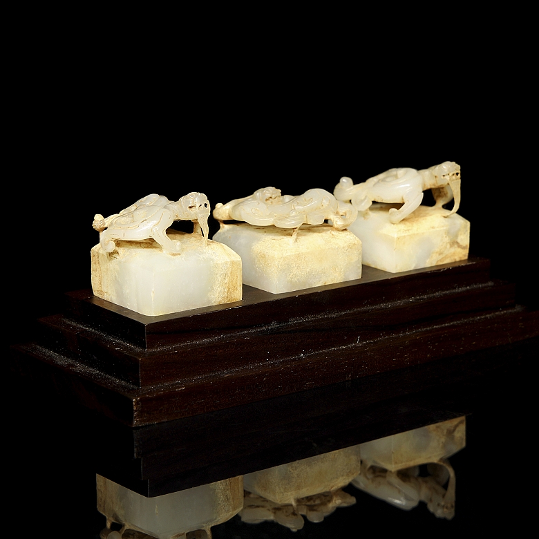 Conjunto de tres sellos de jade blanco