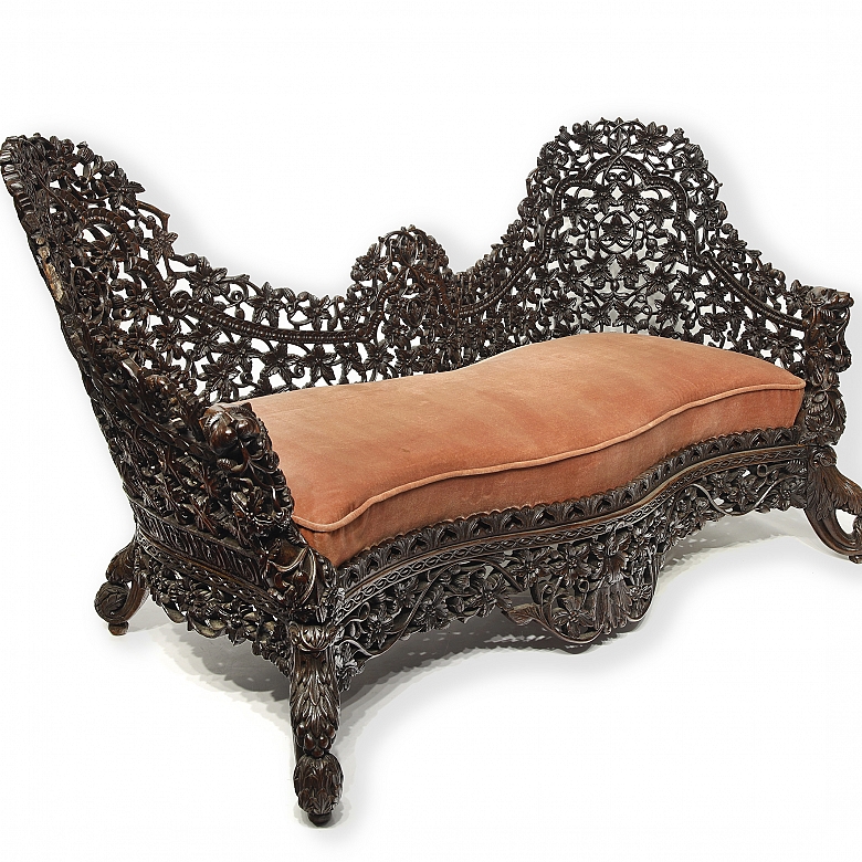 Anglo-Indian carved wooden sofa, 20th century