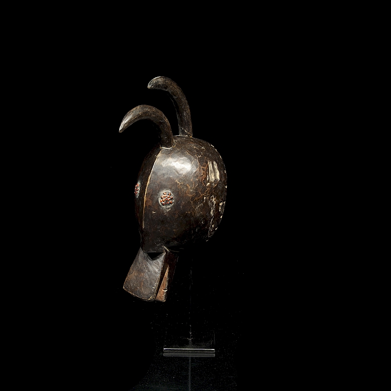 Máscara de danza zoomorfa, cultura Ogoni, Nigeria, s.XX