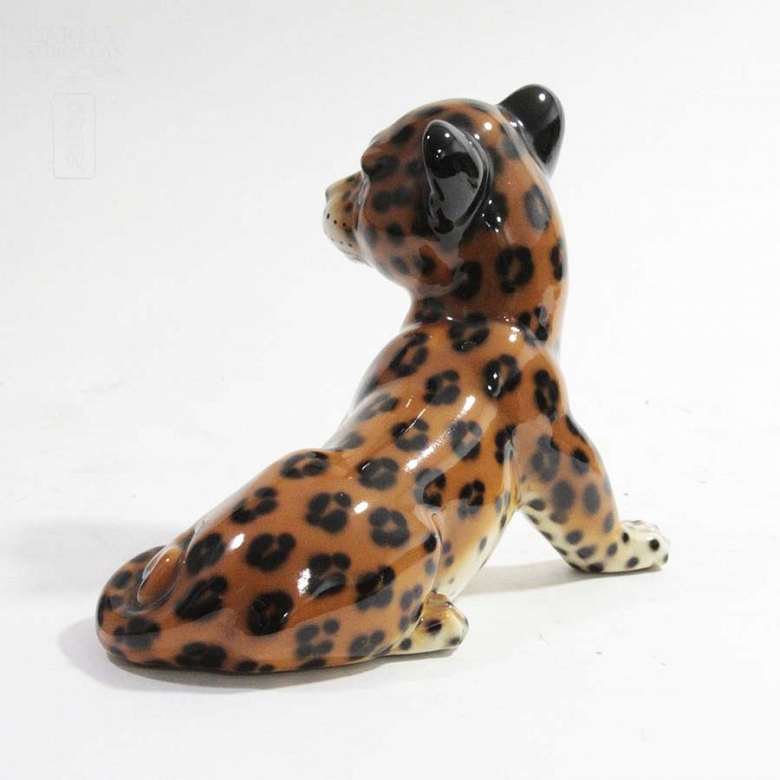 Figura de leopardo en cerámica. - 3