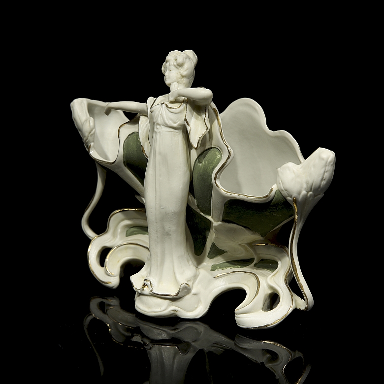 Pequeño centro de mesa estilo Art Nouveau 