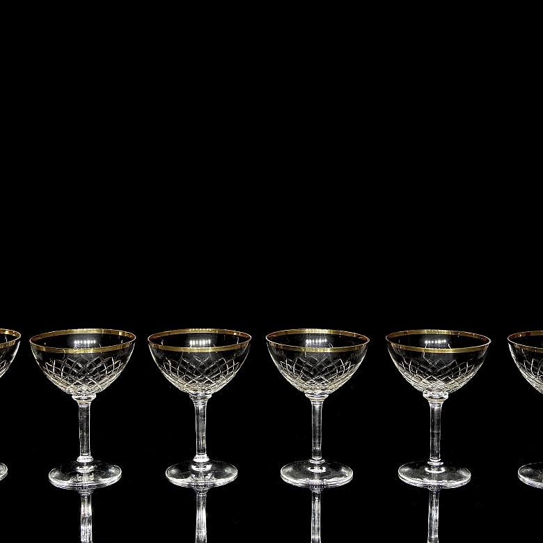 Conjunto de seis copas de licor con filo dorado, s.XX - 5